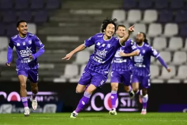 原口元気、豪快ミドルで移籍後初ゴール！　木村誠二＆坂本一彩も得点の“日本人対決”はベールスホット勝利