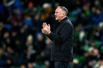 森下龍矢＆大橋祐紀所属の英2部クラブ、新監督は26年W杯出場の可能性残す北アイルランド代表指揮官に…“兼任”で降格圏脱出へ