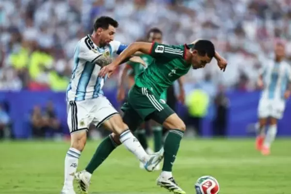 W杯最多得点に並ぶ活躍も…メッシは前半に退場すべきだった？　「100％レッドカード」