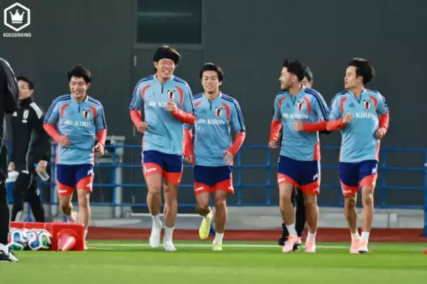 年内最後の日本代表活動がスタート！　初日は6選手がピッチで汗を流す…トレーニングウェアも一新