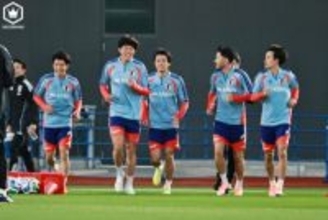 年内最後の日本代表活動がスタート！　初日は6選手がピッチで汗を流す…トレーニングウェアも一新