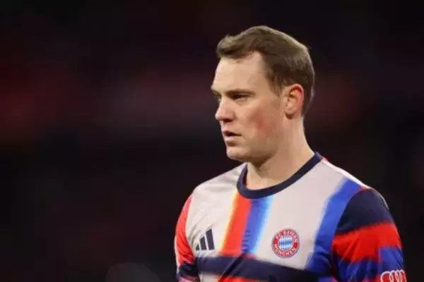 バイエルン、守護神ノイアーの負傷を発表…ふくらはぎの筋断裂で離脱、ドルトムントとの“首位決戦”も欠場濃厚に