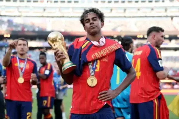 スペイン代表FWヤマル、10代でEUROとW杯の決勝に出場＆優勝した初の選手に
