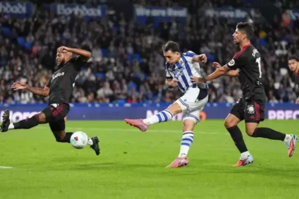 久保建英欠場のソシエダ、“4試合ぶり”の白星！　主将オヤルサバルの２ゴールでセビージャ下す