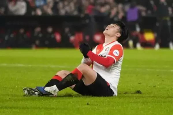 ファン・ペルシ監督、無得点続く上田綺世へのサポート強調「私も経験した」