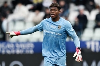 GK鈴木彩艶、2試合連続先発も評価伸びず…指揮官は擁護「失点はできることがなかった」