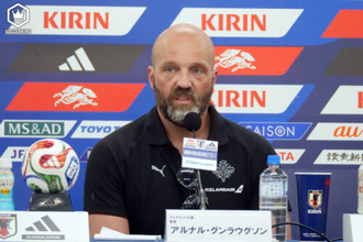 アイスランド代表指揮官「三笘選手がW杯でプレーできないことは残念」　日本代表へのリスペクトを口に「日本の皆さんが誇りに思えるチーム」