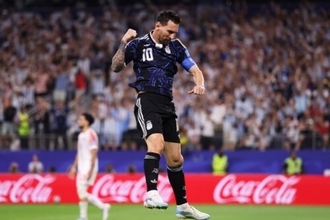 メッシがまたも偉業達成！　W杯史上初の7試合連続ゴール…今大会は3戦6発と絶好調