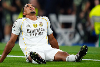 4分で負傷交代のアーノルドはハムストリング断裂の可能性？　指揮官は「見た目ほど深刻ではないかもしれない」