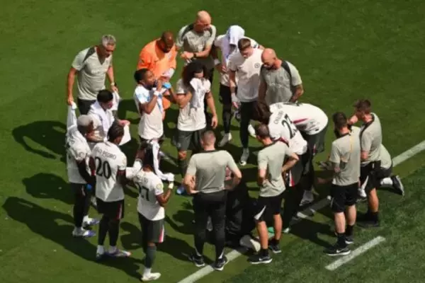 北中米W杯では商業面で新たな試み…前後半の水分補給休憩時間にCM放映が可能に