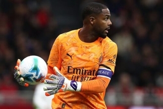 フランス代表の守護神メニャンにユヴェントス、チェルシー、バイエルンが注目…ミランは後任に鈴木彩艶をリストアップか