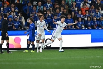 広島が“ピースマッチ”を制しガウル体制白星発進！…J1復帰の長崎はM・ジェズスが追撃弾も及ばず