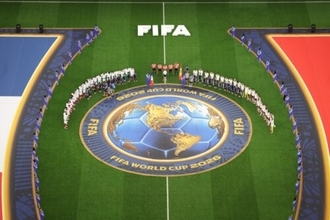 W杯決勝KOの90分前に閉会式が開催…トム・クルーズらが特別出演