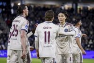 板倉滉が先発のアヤックス、3得点＆無失点でヘラクレスに快勝！…冨安健洋はDOGSOで退場