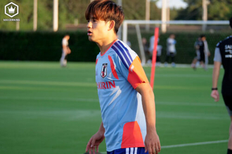 結婚発表の久保建英、左手薬指に指輪光る…日本代表はオフを挟みニュージーランドとの最終戦へ再始動