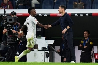 ヴィニシウスのPK失敗に不満顔も…X・アロンソ監督「大したことではない」