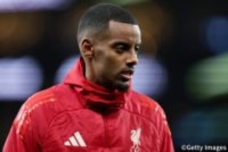 日本代表にとって脅威に？ 腓骨骨折のイサクがリヴァプールのトレーニングに復帰