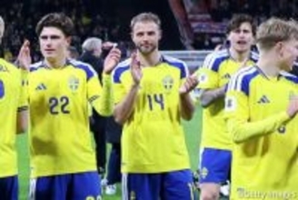 W杯出場の立役者、スウェーデン代表FWに悲劇…試合直前にアキレス腱断裂で松葉杖姿「本当に辛い…」