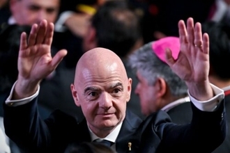 FIFA会長は疑惑を否定も…UEFA事務局長時代に愛人に多額の退職金支払いが判明
