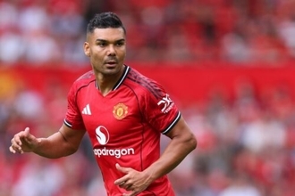 マンUがブラジル代表MFカゼミーロとの契約延長を検討か…給与の減額が条件？