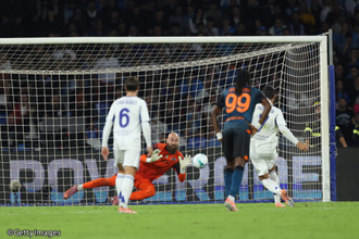 ナポリの“名PKストッパー”が活躍もコモとの上位対決はドロー決着…首位陥落の可能性も