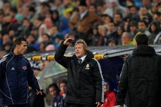 アロンソ監督は正念場…地元メディアも警戒、レアルvsセビージャにまつわる“17年前の電撃解任”