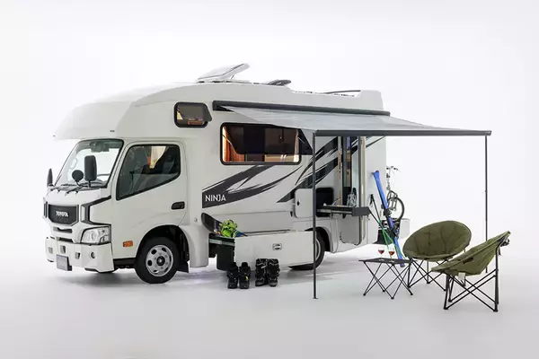 このキャンピングカー、まるで忍者屋敷みたいだぞ？ 予想できない 