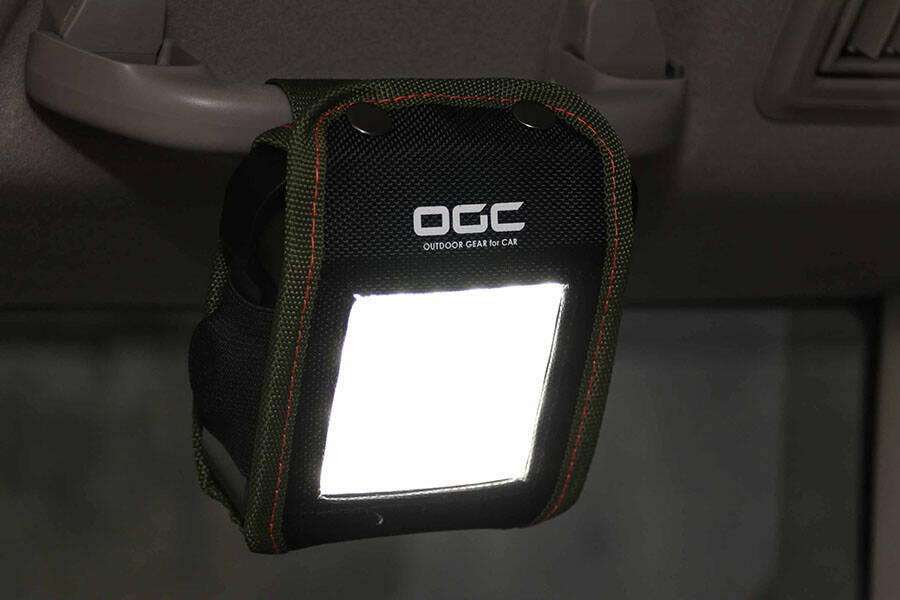 付属の収納ポーチが車中泊で便利すぎ！技あり充電式LED「OGC スクエアライト」に注目！