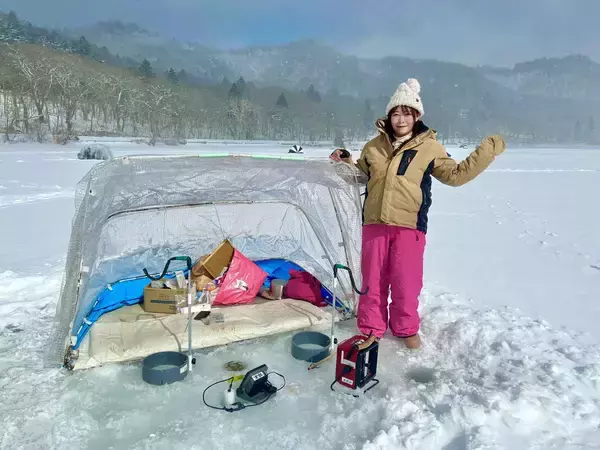車中泊女子が氷上ワカサギ釣りに挑戦！さおりんごの「食べるまでが車 