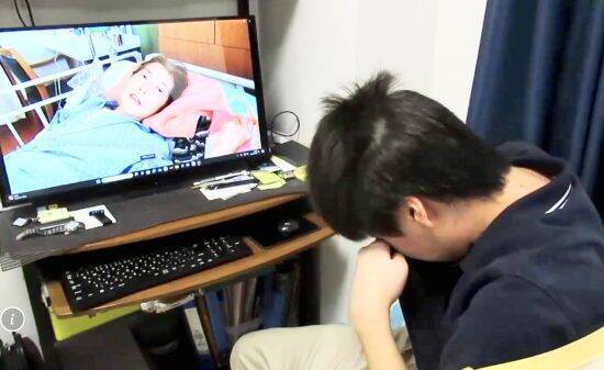 「私がいなくなったら…」重度自閉症の息子を遺し逝った妻。父が独りで向き合う「親なきあと」の絶望と希望