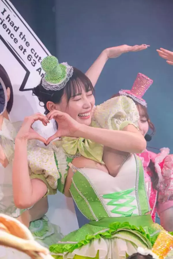 「“元セクシー女優”が回想する「母にセクシー女優になった」と打ち明けた夜。「人気絶頂で引退した理由」も教えてもらった」の画像