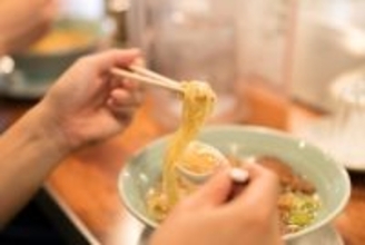 「今日のスープ、濃度がブレてないか？」ラーメンオタク常連客の“善意”に店主が爆発…あえなく出禁になるまで