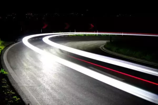 凍結した路面で“あおり運転”してきたSUVに天罰。パトカーと救急車、レッカー車が来る事態に…――大反響セレクション