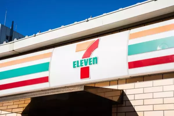 「「どうして日本人はこんな神業ができるの？」外国人女性が驚いた“日本の光景”。電車、コンビニ、100円ショップ… ――仰天ニュース特報」の画像