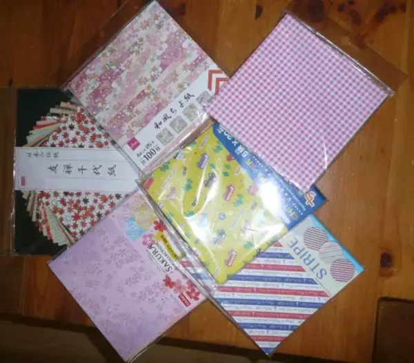 「「どうして日本人はこんな神業ができるの？」外国人女性が驚いた“日本の光景”。電車、コンビニ、100円ショップ… ――仰天ニュース特報」の画像