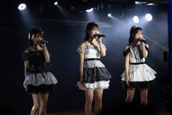AKB48、歌で繫ぐ20周年の先へ。新公演「夢のポップスター」で見せた東京ドームへの思い