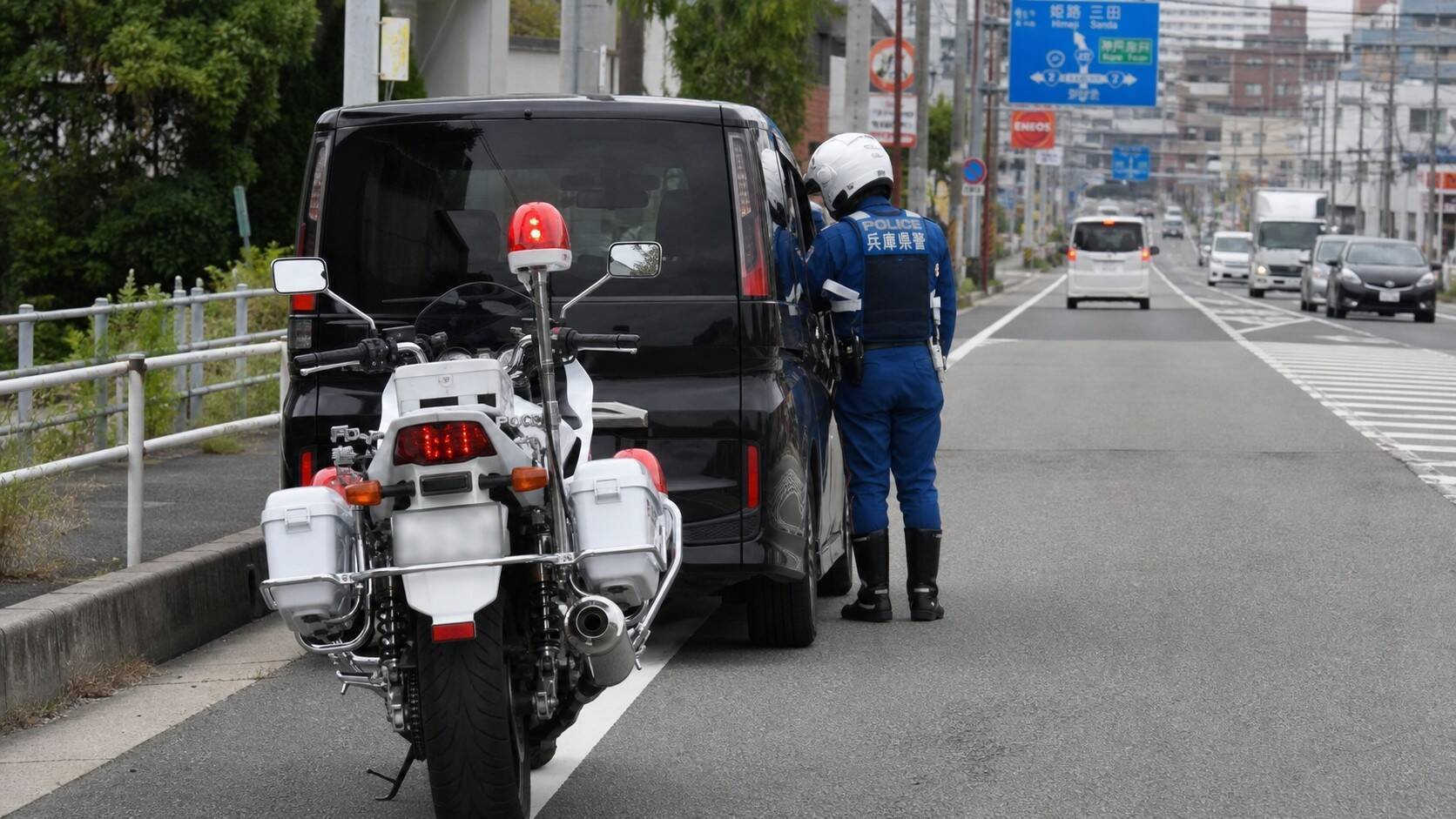 “あおり運転”してきた車を「白バイの待ち伏せポイント」に誘導、警察に捕まえてもらうまでの一部始終／「あの道、よく白バイいるよね」ドライバーの体感は本当なのか、警察庁の通達を調べてみた