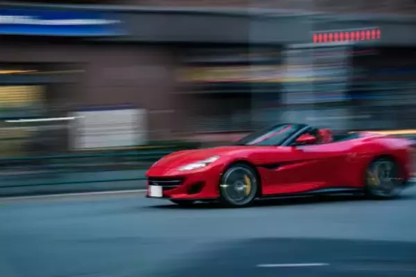 あおり運転してきた“真っ赤なスポーツカー”に下った天罰「前方が騒がしいと思ったら…正直“ざまあ”と思いました」