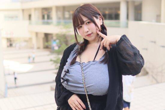 「胸の大きさに悩み続けた」元引きこもりの歯科衛生士がコンプレックスを“武器”に変えるまで