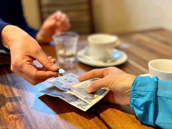 「え、割り勘？」小学生の食事代を払わない家族に感じるモヤモヤ感。「ちゃんと払って」とは言いづらい――大反響セレクション