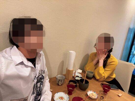 伝説の元グラドル・小阪由佳が激白。「有名女性占い師に洗脳されていた過去」と「性接待の闇」