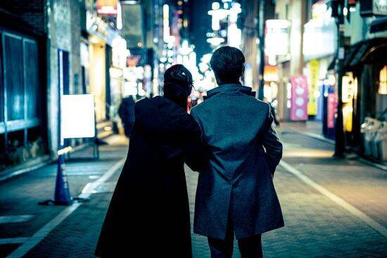 伝説の元グラドル・小阪由佳が激白。「有名女性占い師に洗脳されていた過去」と「性接待の闇」