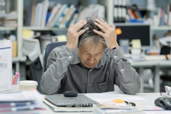 貯蓄と相続で“資産2000万円”の男性。「老後資金には少し足りない気がする」焦りが招いた最悪の末路