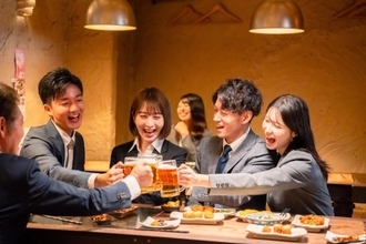 「年収はどれぐらいもらってんの？」同窓会で“天然キャラの同期”が豹変…和やかな空気をぶち壊したワケ――仰天ニュース特報