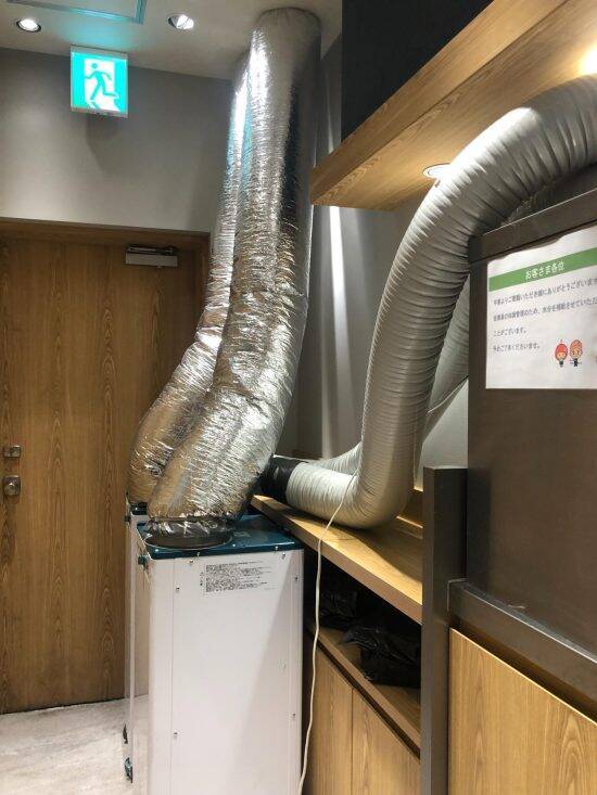 駅のホームにある蕎麦屋の“閉店ラッシュ”が止まらないワケ。元店員が明かす「衛生問題だけではない」裏事情