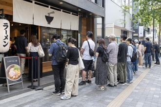 ラーメン屋で30分以上待たされたのに…“返金を拒否する”女性店員。店長に直談判したら「返金しなかった理由」が明らかに／ラーメン店の市場は10年でどれくらい増えたのか調べてみた