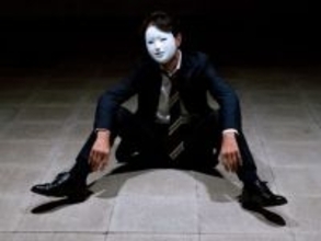 「強さ・優しさ・コミュ力・美しさ」を備えていなければ“弱者”？エンタメと広告が作りだす“新たな男性像”という呪い