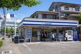 「コンビニに毎日クレームを入れに来る“迷惑客”。後ろに並んでいた「3人組のギャル」が外に連れ出した結果…／「困った客」の最も多い迷惑行為を調べてみた」の画像2