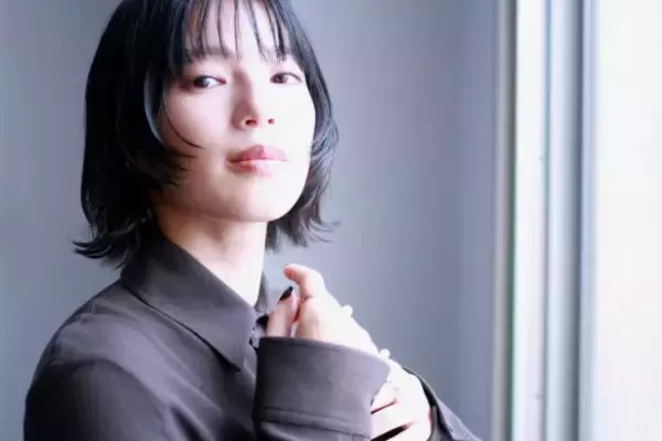 「「別の道を選んでいたら…」と悩んだ過去も。石井杏奈（27）が明かす、先輩・寺尾聰からの“忘れられない言葉”」の画像