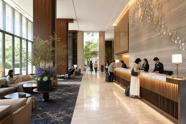 「「有名俳優でも“出禁”になる」元ホテルマンが見た、残念な客の共通点／「お客様は神様」はもう昔？ 厚労省が挙げる“ホテルが宿泊拒否できる行為”を調べてみた」の画像